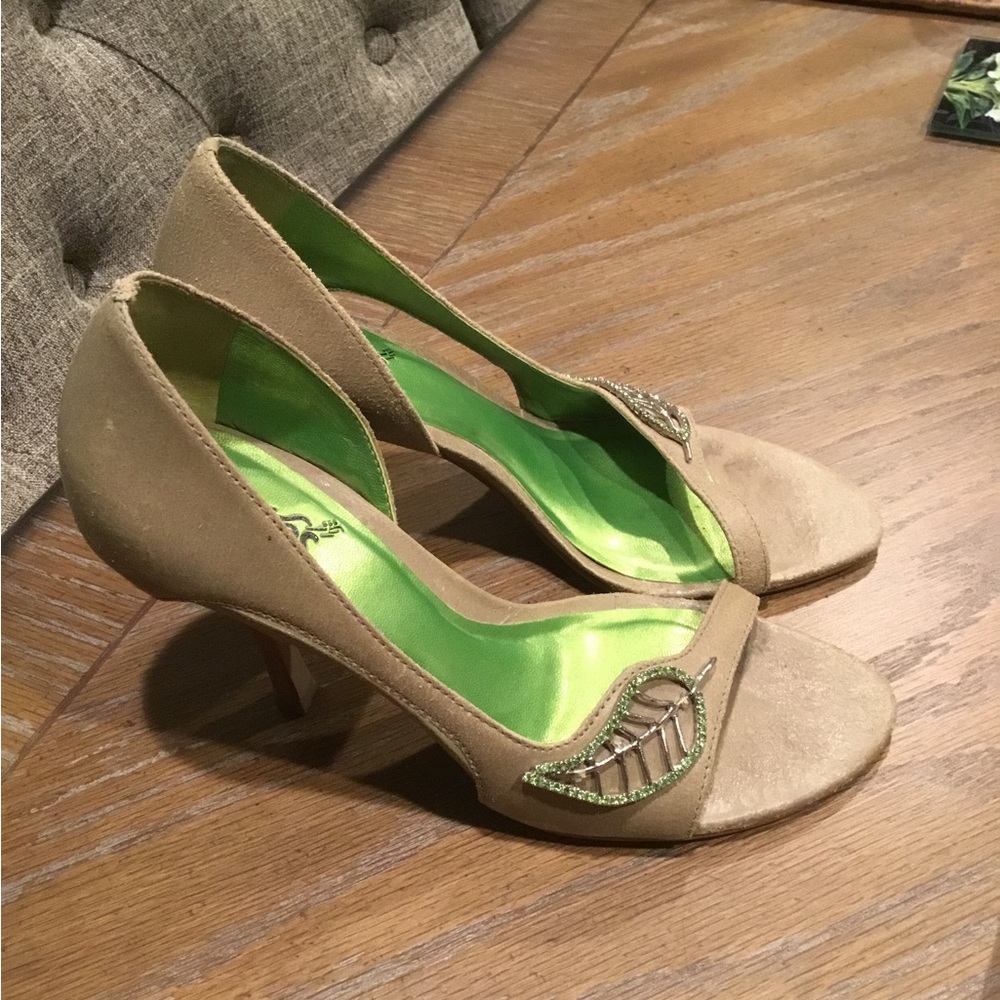 Taupe and brown Carlos Santana Heels
